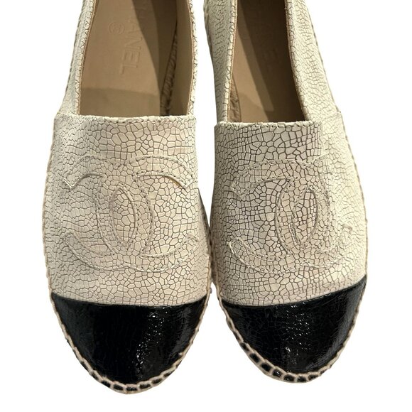 Chanel CC Crackled Leather Espadrilles in Beige - Picture 3 of 8